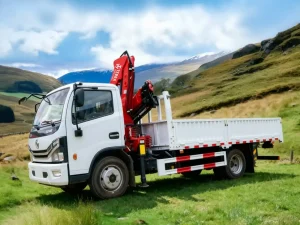 TK1004 5-ton articulating crane compatible with diverse global medium-duty truck chassis.