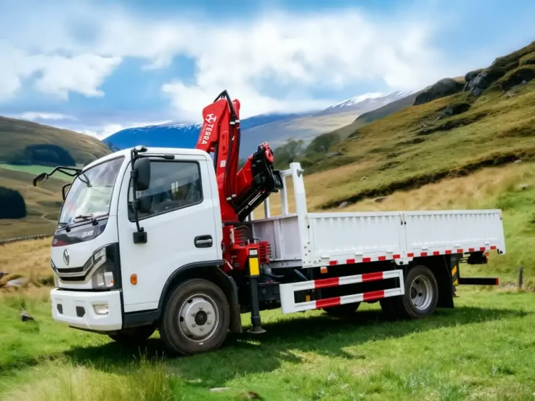 TK1004 5-ton articulating crane compatible with diverse global medium-duty truck chassis.